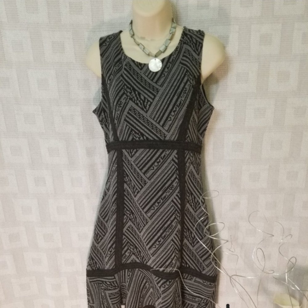 Perfect Tabitha Anthropologie Dress🎊 - Picture 2 of 7